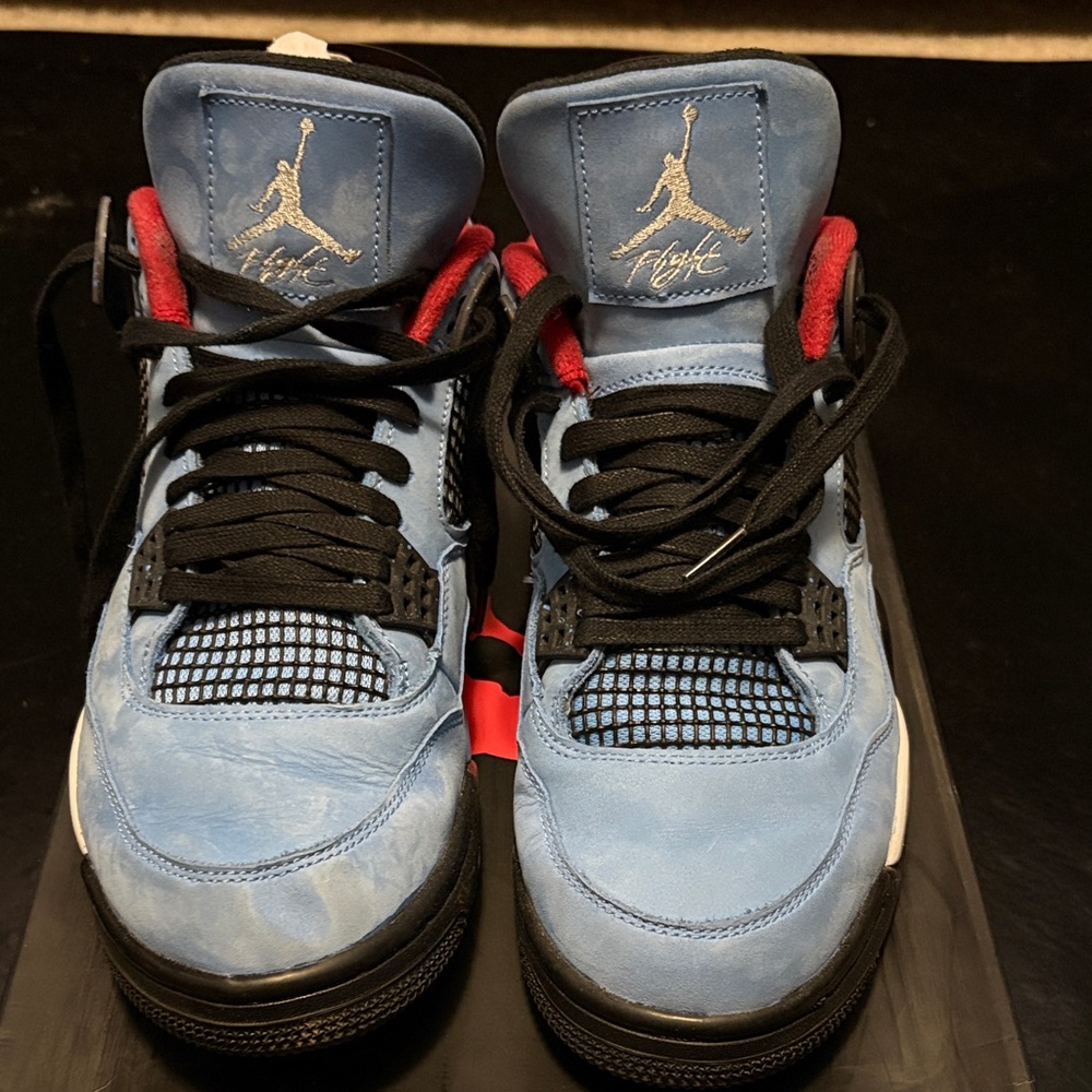 Jordan 4 Retro - University Blue and Black